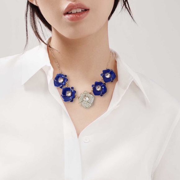 KATE SPADE • Catch The Bouquet Flower Necklace - Picture 2 of 5